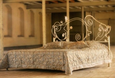 Для спальни кованые кровати в оригинальном дизайне.  Размер, цвет покраски и пат. . фото 4