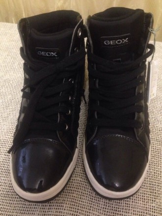 Продам новые женские ботинки GEOX 
цвет: черный
размер :40
Стиль: Повседневны. . фото 6
