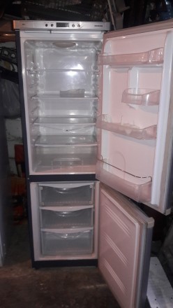 Холодильник полностью в рабочем состоянии холодит и морозит. Возможна доставка п. . фото 3