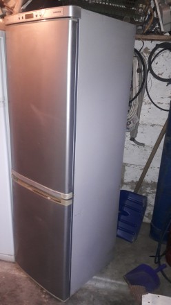 Холодильник полностью в рабочем состоянии холодит и морозит. Возможна доставка п. . фото 2