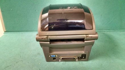 Комплектация:
- принтер Zebra GK420t
- блок питания
- кабель USB

Интерфейс. . фото 5