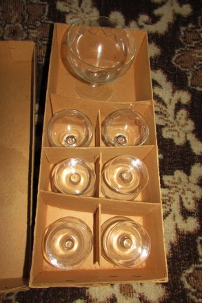 Продаю новый набор стеклянных креманок для:
десертов ,мороженного,желе ,порцион. . фото 7