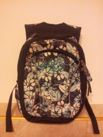 Продаю шкільний рюкзак в хорошому стані. Колір чорний в біло-голубі квіти. Є орт. . фото 2