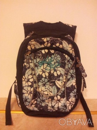 Продаю шкільний рюкзак в хорошому стані. Колір чорний в біло-голубі квіти. Є орт. . фото 1