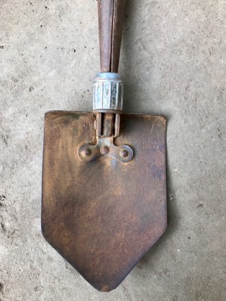 Продаю редкую, складную саперную лопату (из старых) Tombo Тайвань. Лопатка крепк. . фото 5