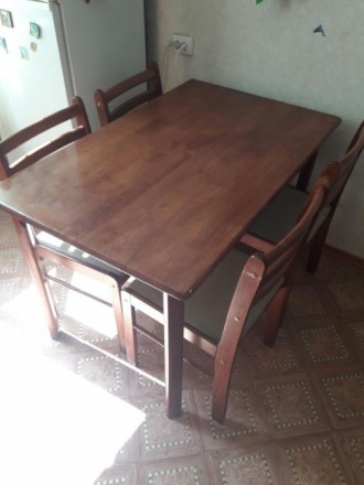 Кухонный стол и 4 стула ,продается срочно. . фото 3
