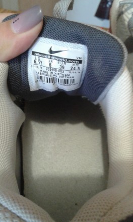 Продам женские кроссовки Nike Air Max, 39 размер, по стельке 24,5 см. Состояние . . фото 4