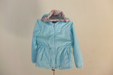 Куртка на дівчинку ріст 134 см матеріал 100% cotton півобхват грудей 42 см ширин. . фото 2