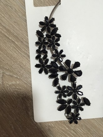 Безумно красивое и крутое асимметричное цветочное ожерелье из камней. Цвет - чер. . фото 4