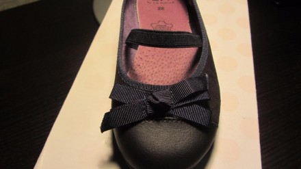фірмові новенькі туфельки для дівчинки, 28 розмір, (стелька 17.5 см), кожа повні. . фото 2