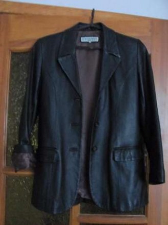 Кожаный пиджак Crossbow London
44

Кожаный пиджак темно-коричневого цвета.

. . фото 9