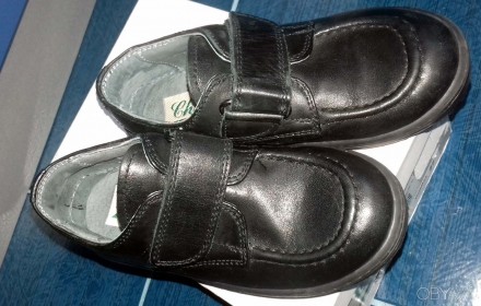 Фірмові якісні туфлі. Бренд CHARDUC, Італія, вироблено в Румунії.
Стілочка від . . фото 1