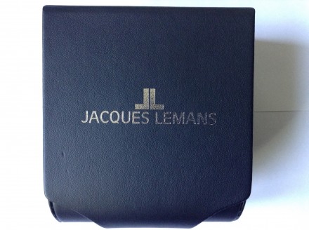 продам часы Jacoues Lemahs хронограф,оригинал Австрия,корпус квадратный,кожанный. . фото 3