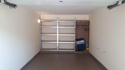 Продается гараж в цокольном этаже 3 этажного здания в районе стадиона Авангард, . . фото 4