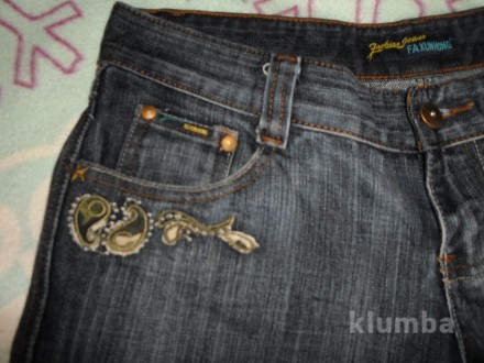 Капри джинсовые темно-синие потертые. ПОТ 38 см., ПОБ 52 см., длина по боковому . . фото 4
