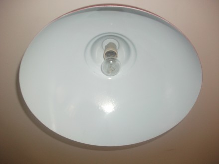 продам светильники металл-6 шт почти новые красные диаметр-38 см цена-500 за оди. . фото 3