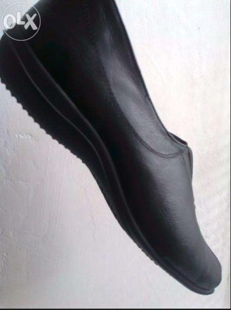 Новые туфли - кожа черного цвета,размер 40 полномерка,на низкой подошве,очень ле. . фото 4