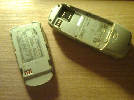 телефон б/у, кнопки стерты, но при подзарядке включается.

Samsung SGH-C230 - . . фото 6