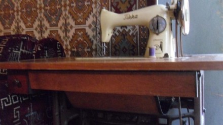 Продам финскую швейную машину "Tikka" (Tikkakoski) со швейным столом. Ножная на . . фото 5