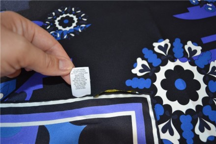 Платок Emilio Pucci 100% Silk ,оригинал

Made In Italy

1 линия
100% натура. . фото 5