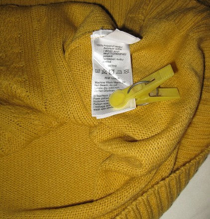 Пуловер вязанный. Теплый
Цвет желтый медовый
Материал 100% полиакрил
Размер 4. . фото 3