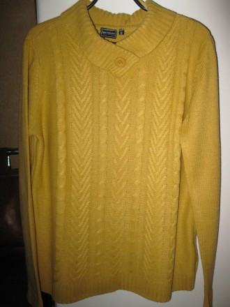 Пуловер вязанный. Теплый
Цвет желтый медовый
Материал 100% полиакрил
Размер 4. . фото 4