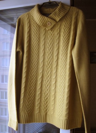 Пуловер вязанный. Теплый
Цвет желтый медовый
Материал 100% полиакрил
Размер 4. . фото 5