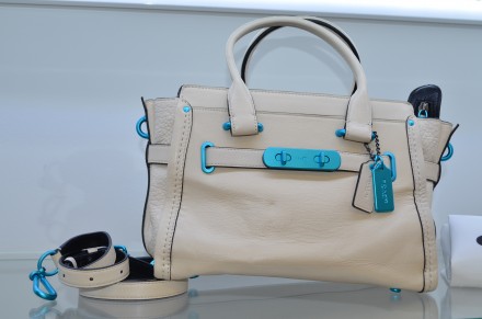 Нова оригінальна сумка Коач, шкіра натуральна

Carabiner-Hardware-Coach-Swagge. . фото 7