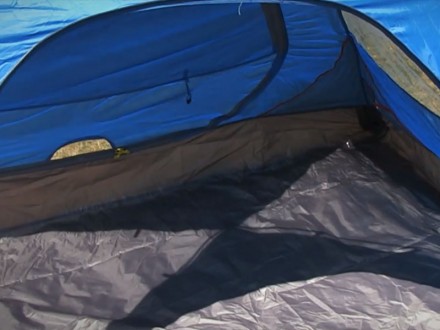 Новая. Оригинал, привезена из США
Легкая двухместная палатка. Два объемных тамб. . фото 5