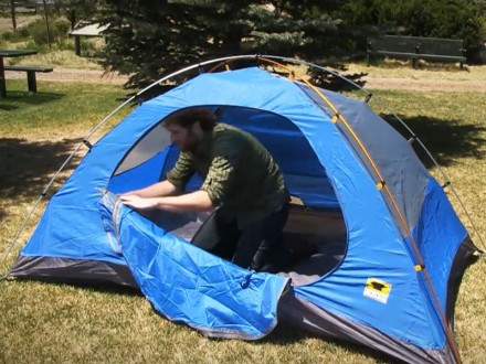 Новая. Оригинал, привезена из США
Легкая двухместная палатка. Два объемных тамб. . фото 3