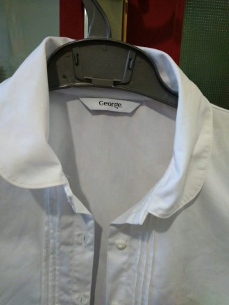 Белые школьные нарядные рубашки для девочки !!!

Продам очень красивые, почти . . фото 6