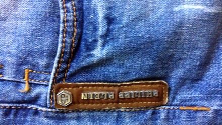 Оригинал. 
Женские джинсы-бойфренды philipp plein синего цвета с легкой теркой,. . фото 12