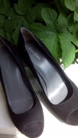 Новые туфли Calvin Klein -100% оригинал- со стильным каблуком, натуральный замш . . фото 6
