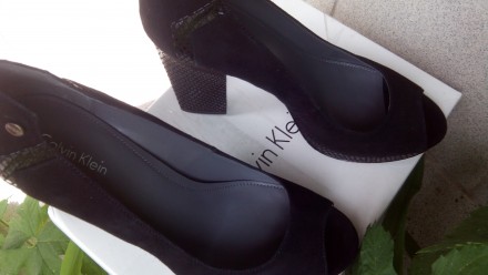 Новые туфли Calvin Klein -100% оригинал- со стильным каблуком, натуральный замш . . фото 7