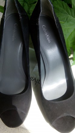 Новые туфли Calvin Klein -100% оригинал- со стильным каблуком, натуральный замш . . фото 5