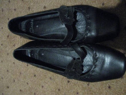 Туфли кожаные в отличном состоянии от всемирно известного производителя обуви: C. . фото 2