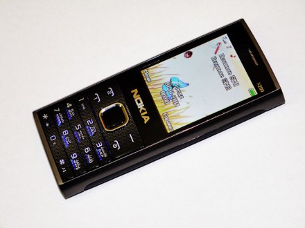   Nokia X2-00 - это целый музыкальный центр, помещенный в телефон. Его огромный . . фото 4
