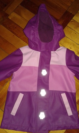 Теплая куртка-дождевик. Для девочки 2-4 лет. Сделана из плотной прорезиненой тка. . фото 2
