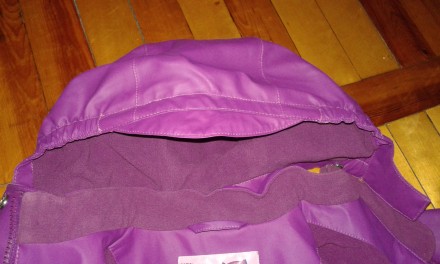 Теплая куртка-дождевик. Для девочки 2-4 лет. Сделана из плотной прорезиненой тка. . фото 7