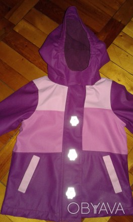 Теплая куртка-дождевик. Для девочки 2-4 лет. Сделана из плотной прорезиненой тка. . фото 1