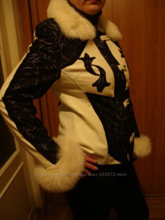 Продам шикарную кожаную курточку молочного цвета  с черным кружевом,размер 46-48. . фото 2