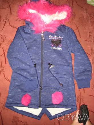 Куртка на девочку на меховой подкладке 
Размерный ряд
5-6лет (в синем цвете)
. . фото 1
