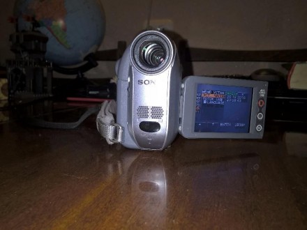 Цифрова відеокамера Sony DCR-HC17E. Характеристики тут: http://rozetka.com.ua/53. . фото 2