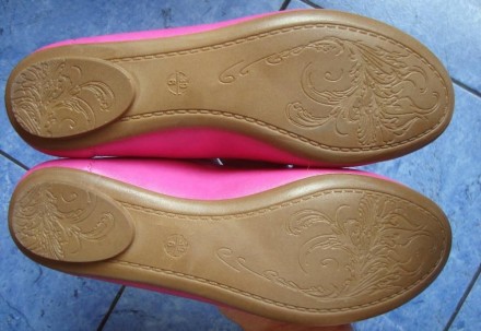 продам новые туфли привезены с Германии размер 39 очень удобные и легкие цвет ро. . фото 5