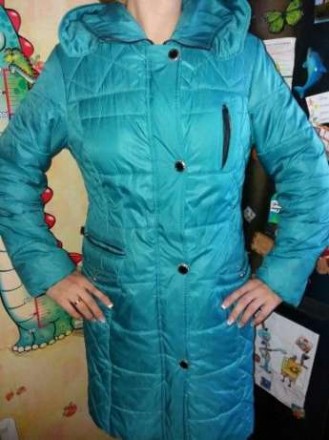 Курточка на синтапоні у хорошому стані на теплу зиму або холодну осінь,розмір м . . фото 3