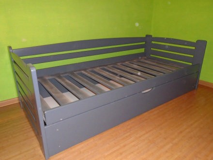 Детская кровать Карлсон

• Прочная и надежная кровать из массива бука.
• Широ. . фото 3