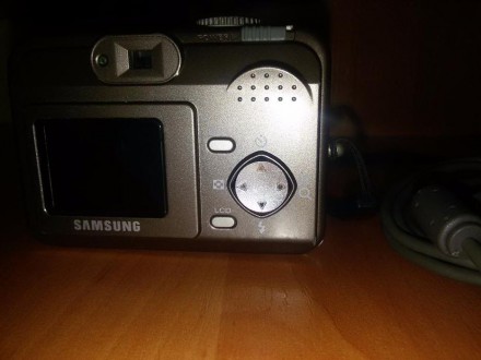 Фотоаппарат Самсунг в робочем состоянии. 3.2 мега пикселей для коллекции или как. . фото 5