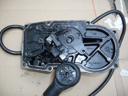Задня електртчна частина ТНВД до мотора мерседес мо 605 турбодизель цешка очкари. . фото 3