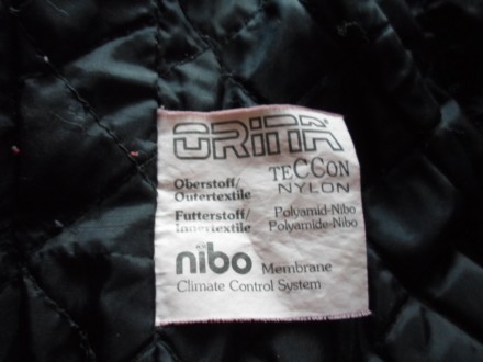 фирменная оригинальная куртка в отличном состоянии-мало ношенная-без дыр и затер. . фото 8