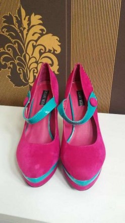 Туфлі рожевого кольору, стан нові.розмір 40, каблук має 13 см.по стєльці 25 см.з. . фото 2